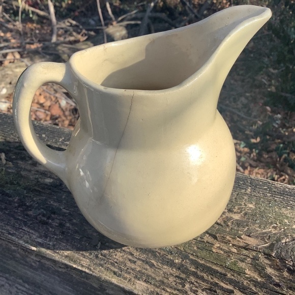 Vintage Watt Pottery Redbud Creamer #15 Pitcher - Picture 4 of 6